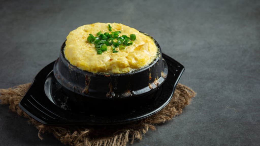 Learn to make Korean steamed eggs(Gyeran-jjim)